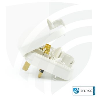 Adapter SCP3 Schuko plug type EF to UK plug type G | with high quality grounding and 13 amp fuse | travel adapter