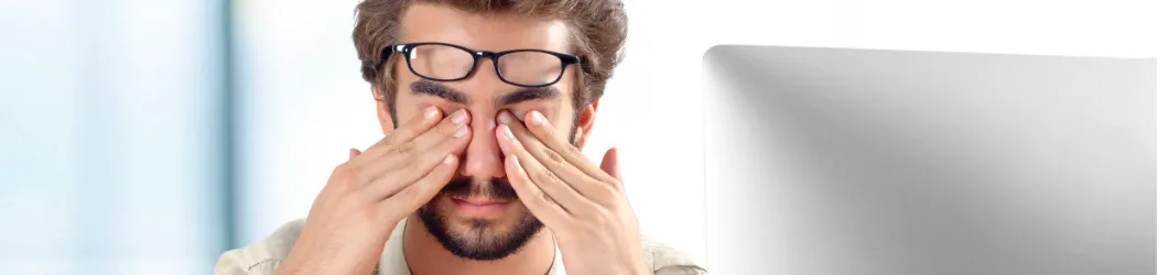 Working at a computer screen for long periods of time is exhausting - the eyes get tired. Almost no one thinks about the effect on the macula.