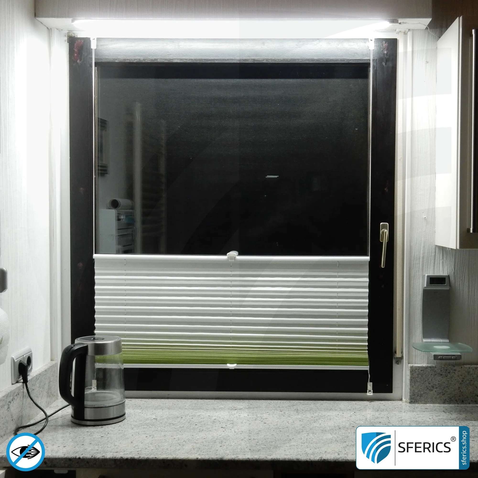 LED light bar with magnetic holder | full spectrum daylight | up to 1400 lumens depending on model* | flicker free | up to CRI 95 | convinces with its brightness, flexibility and very simple installation